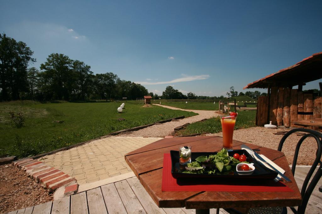 Domaine Des Brouilles Bed & Breakfast Malafretaz Ngoại thất bức ảnh